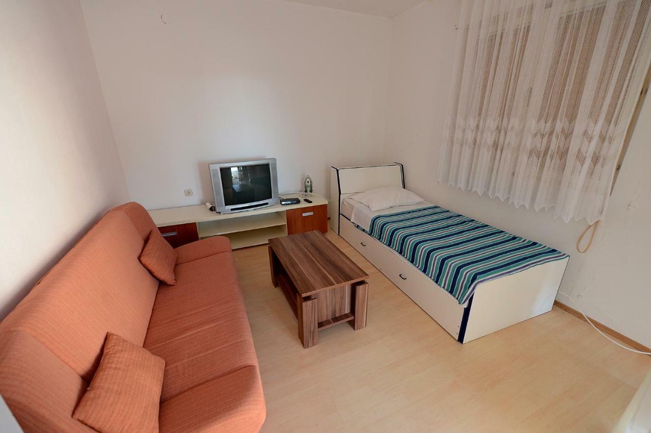 Apartment Kod Stipe Vrsi Exteriör bild