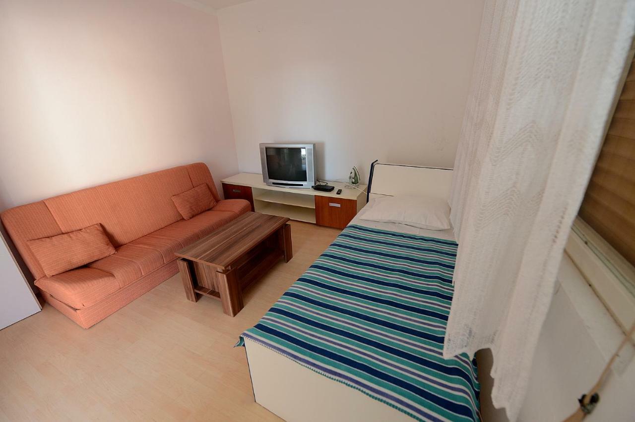 Apartment Kod Stipe Vrsi Exteriör bild