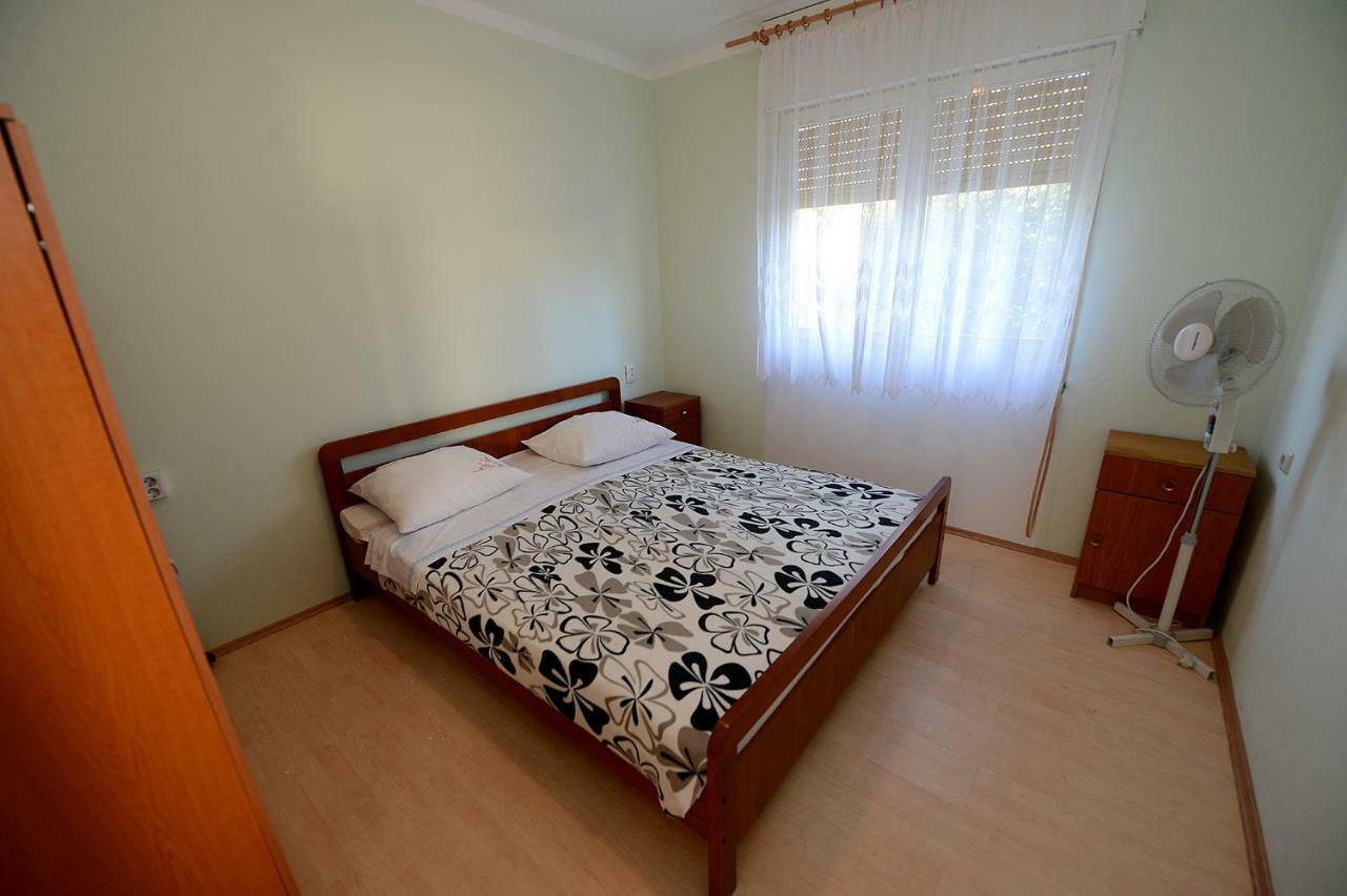 Apartment Kod Stipe Vrsi Rum bild