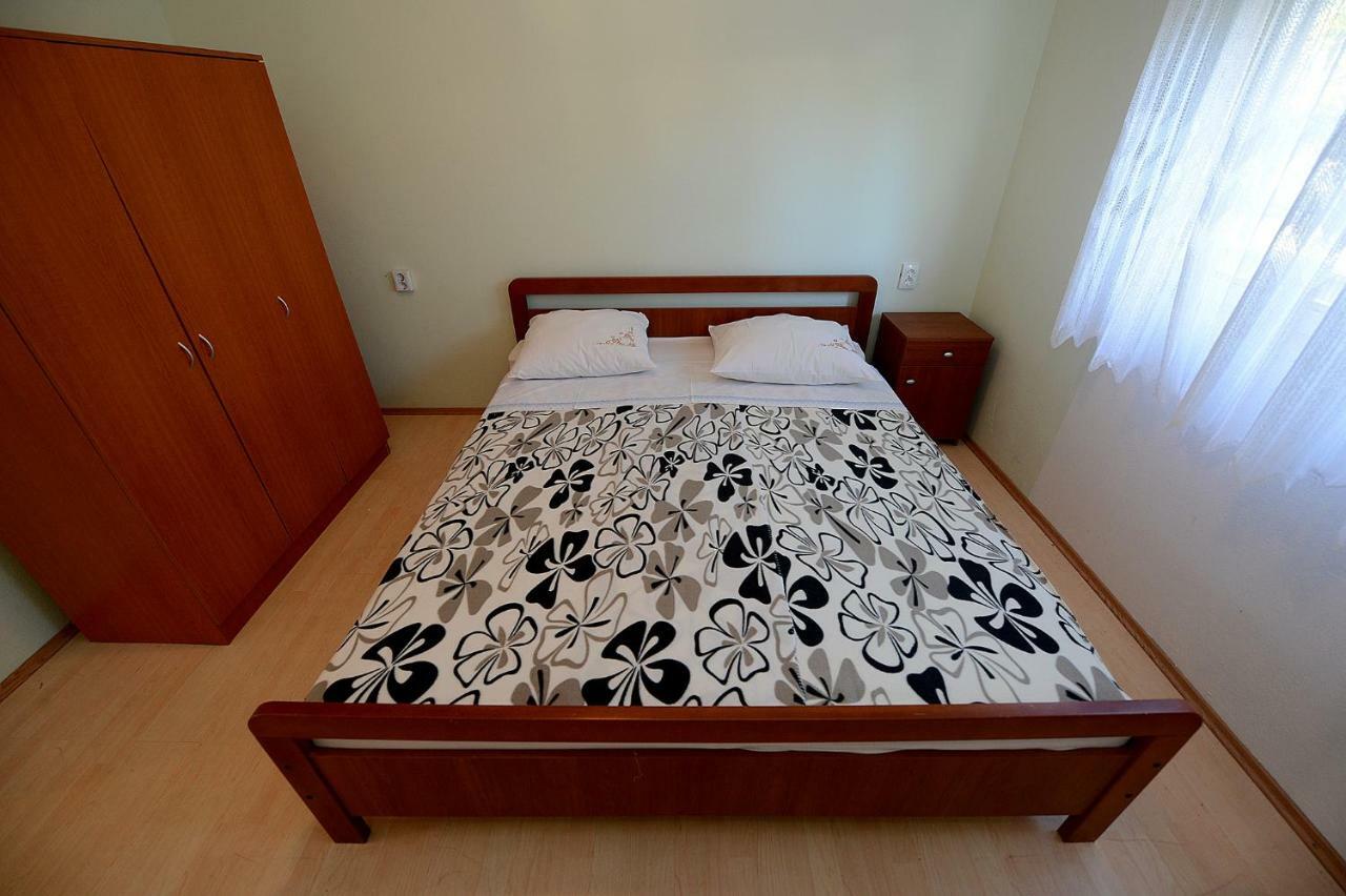 Apartment Kod Stipe Vrsi Exteriör bild