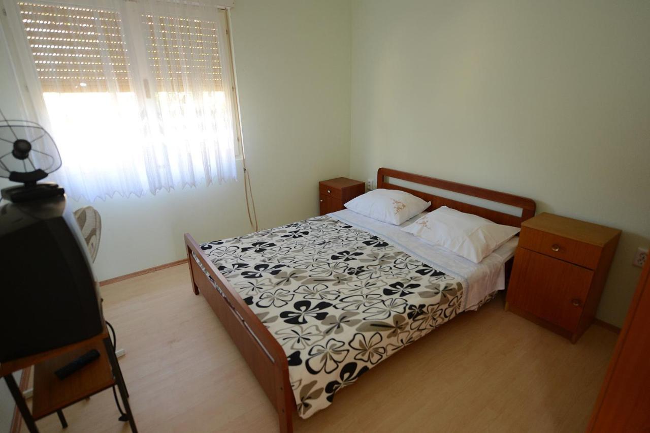 Apartment Kod Stipe Vrsi Rum bild