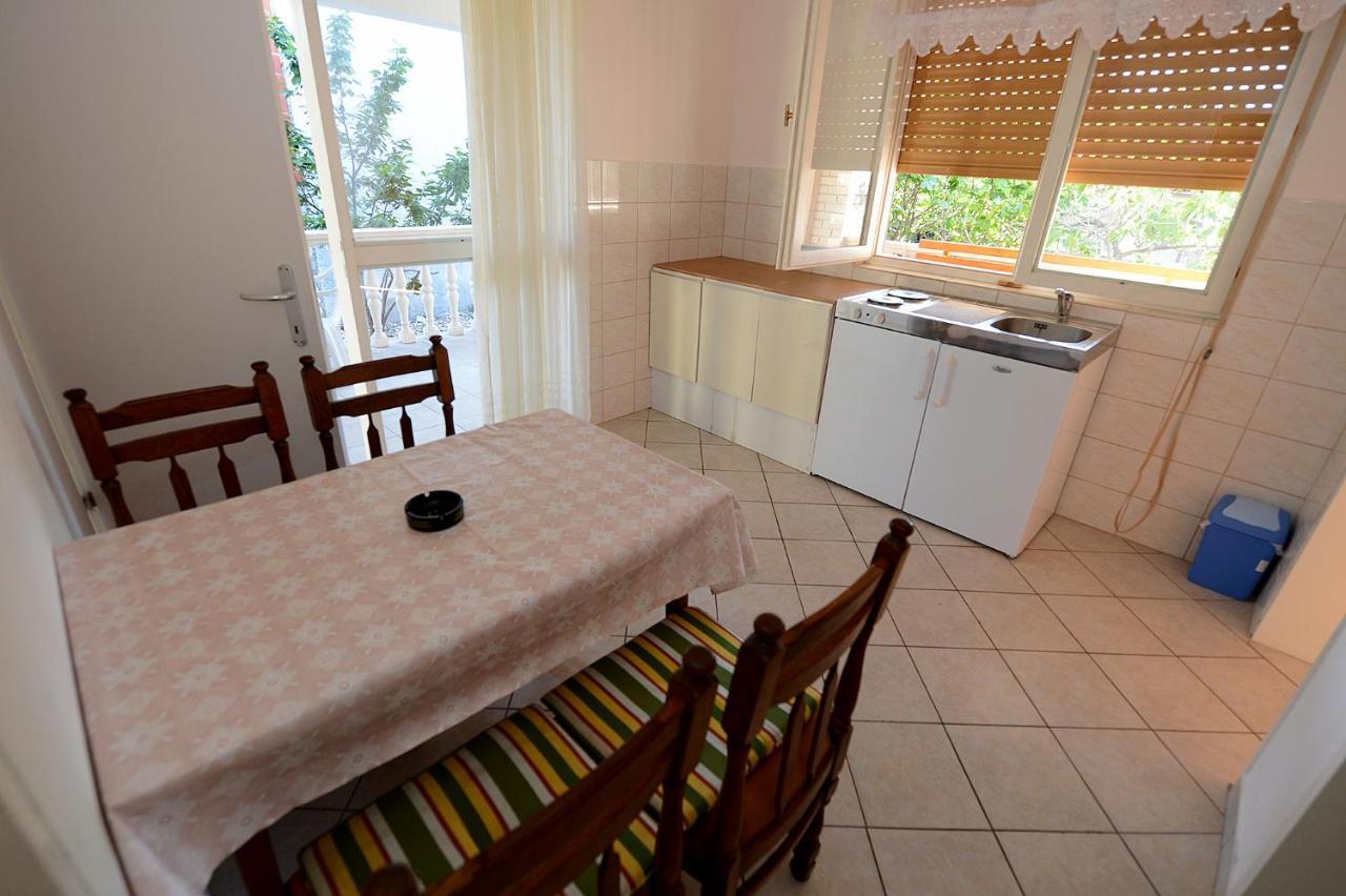 Apartment Kod Stipe Vrsi Rum bild