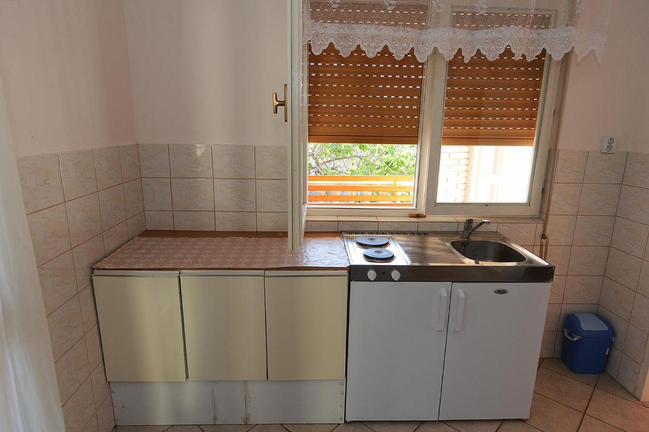 Apartment Kod Stipe Vrsi Rum bild