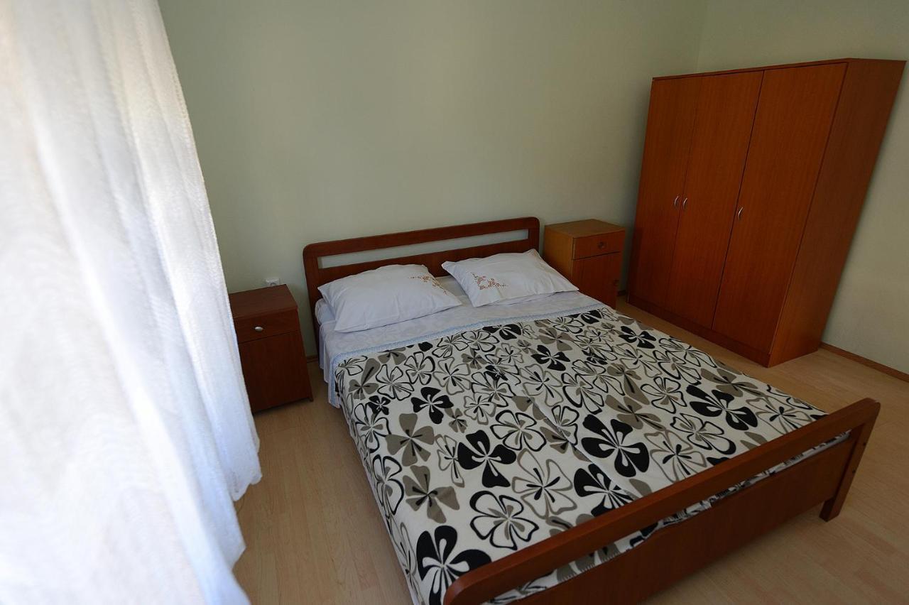 Apartment Kod Stipe Vrsi Rum bild